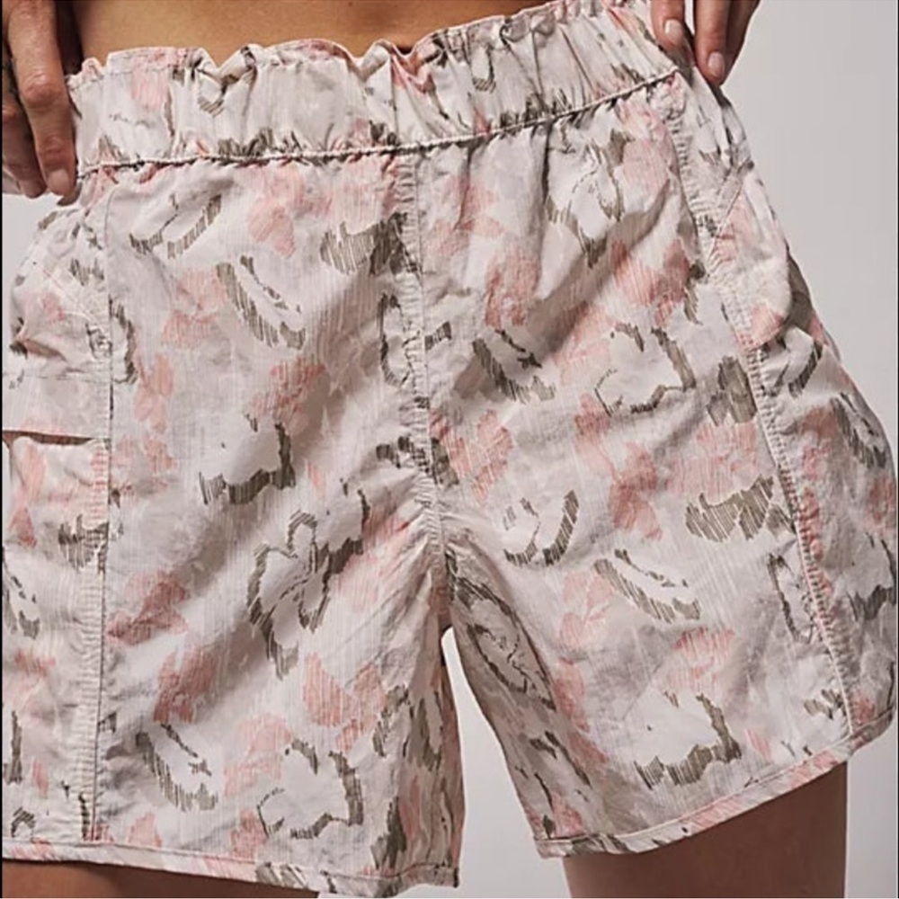 Free People FP Movement In The Wild Pull On Printed Ivory Combo Shorts Size S‎